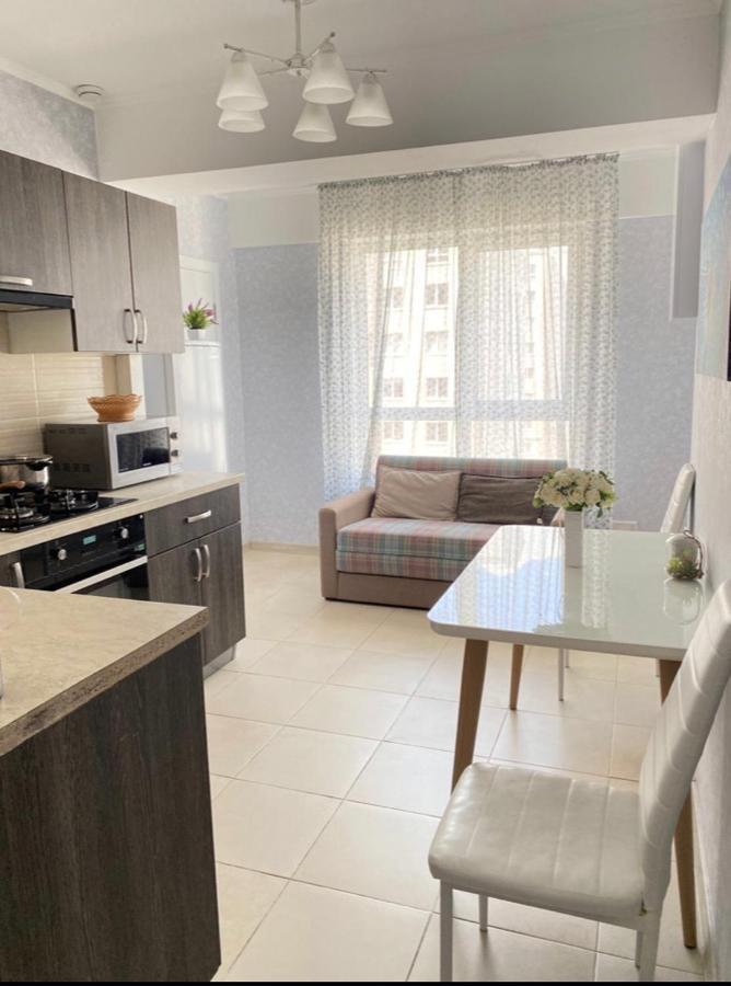 Luxury Apartment คีชีเนา ภายนอก รูปภาพ