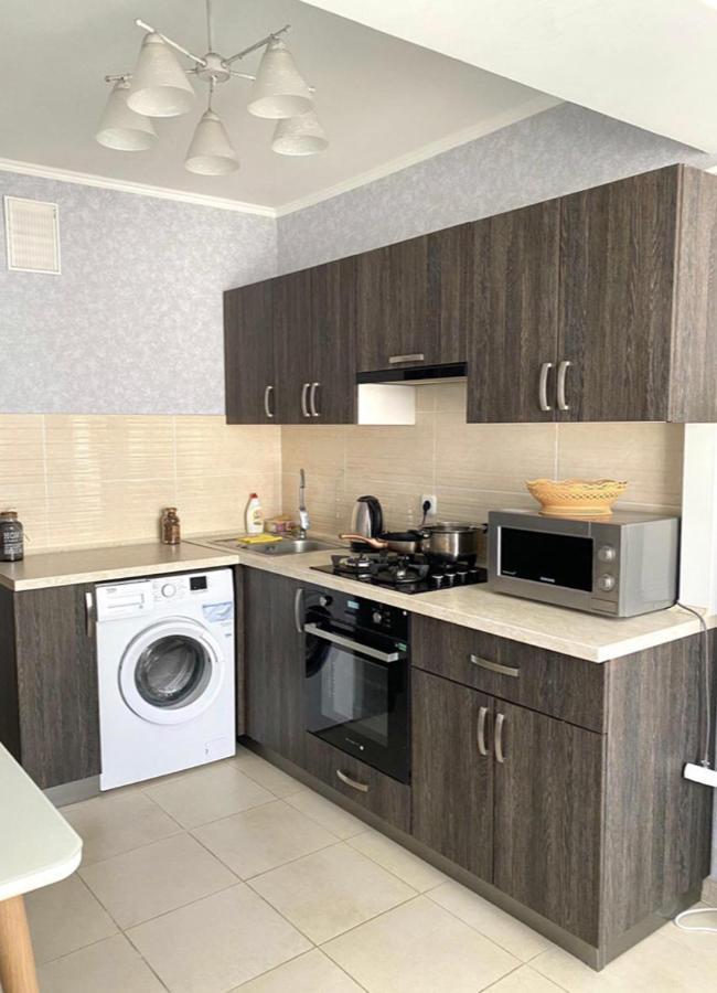 Luxury Apartment คีชีเนา ภายนอก รูปภาพ